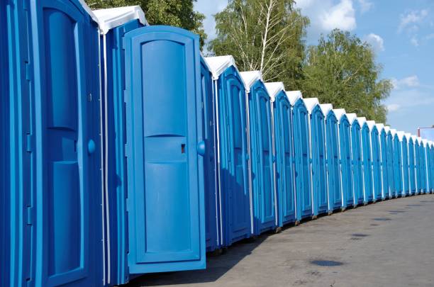 Best Portable restroom trailer rental  in Dundee, FL